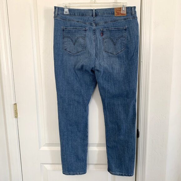 Levi’s Classic Straight Leg Jeans Slightly Distressed Mid Rise Blue Worn Once 16 - Picture 4 of 10